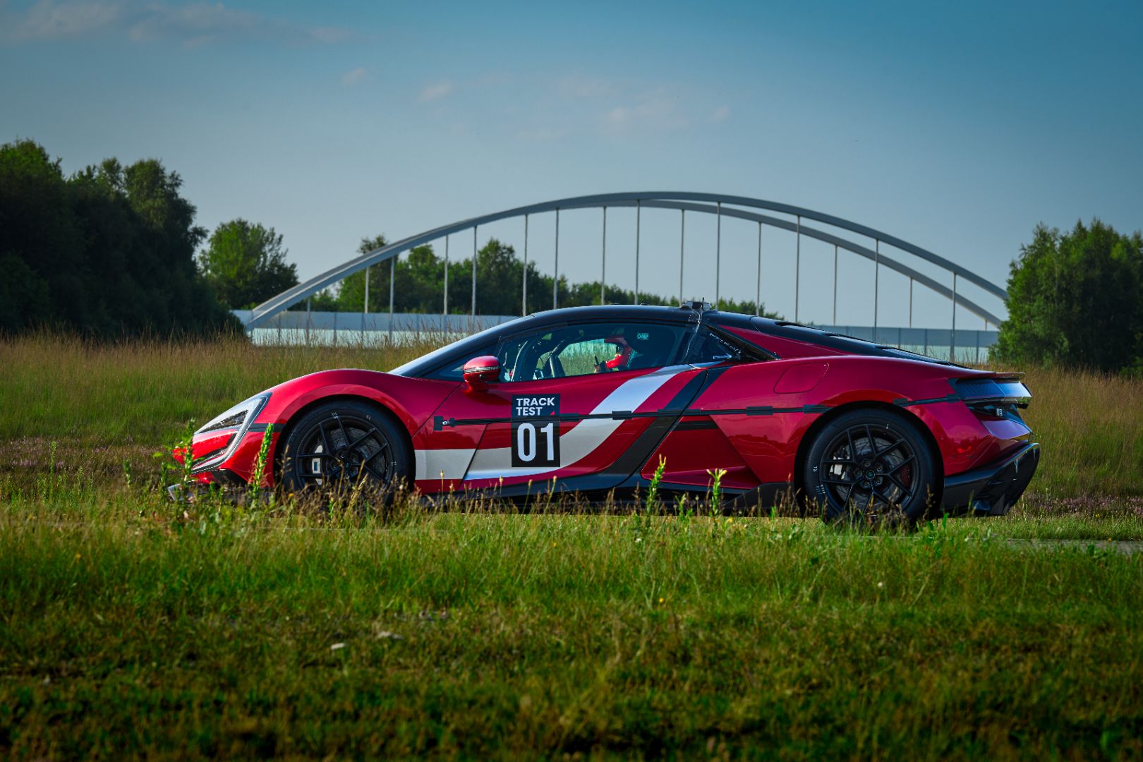 To enhance tyre performance and durability under extreme driving conditions, YANGWANG, building on data gleaned during extensive testing and achievements in Germany in 2024, has engaged in a collaboration with Giti Tire to develop a track-focused semi-slick tyre.