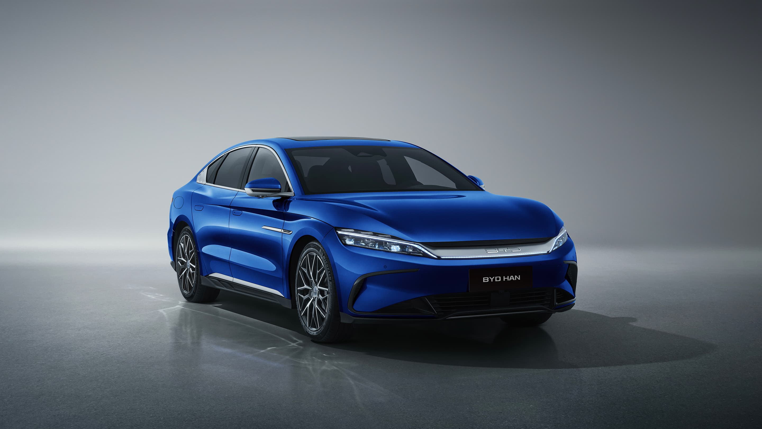 BYD HAN: Sleek and sporty sedan | BYD Europe image