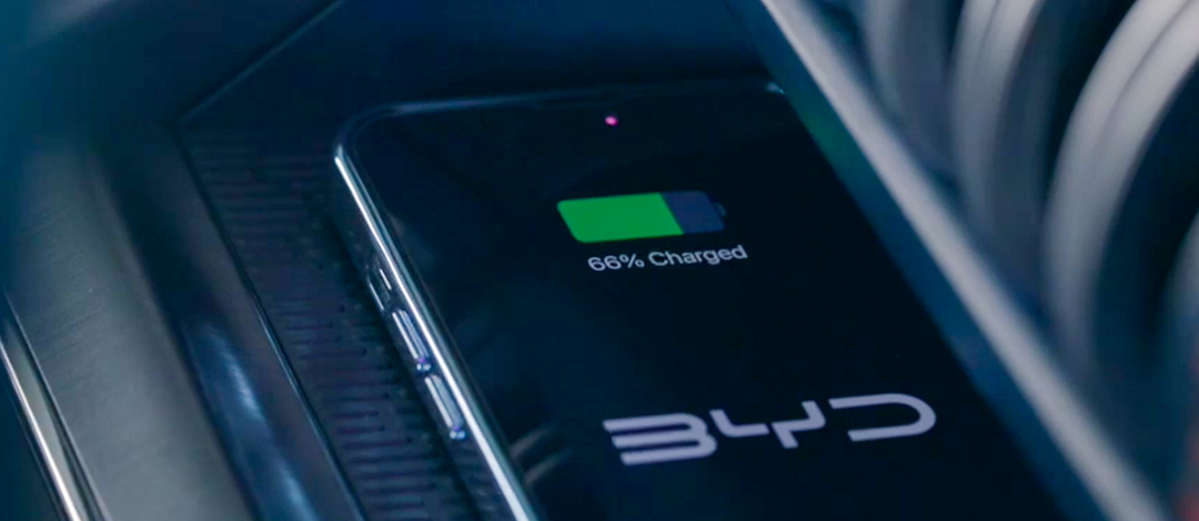 スマートフォンをワイヤレスで充電