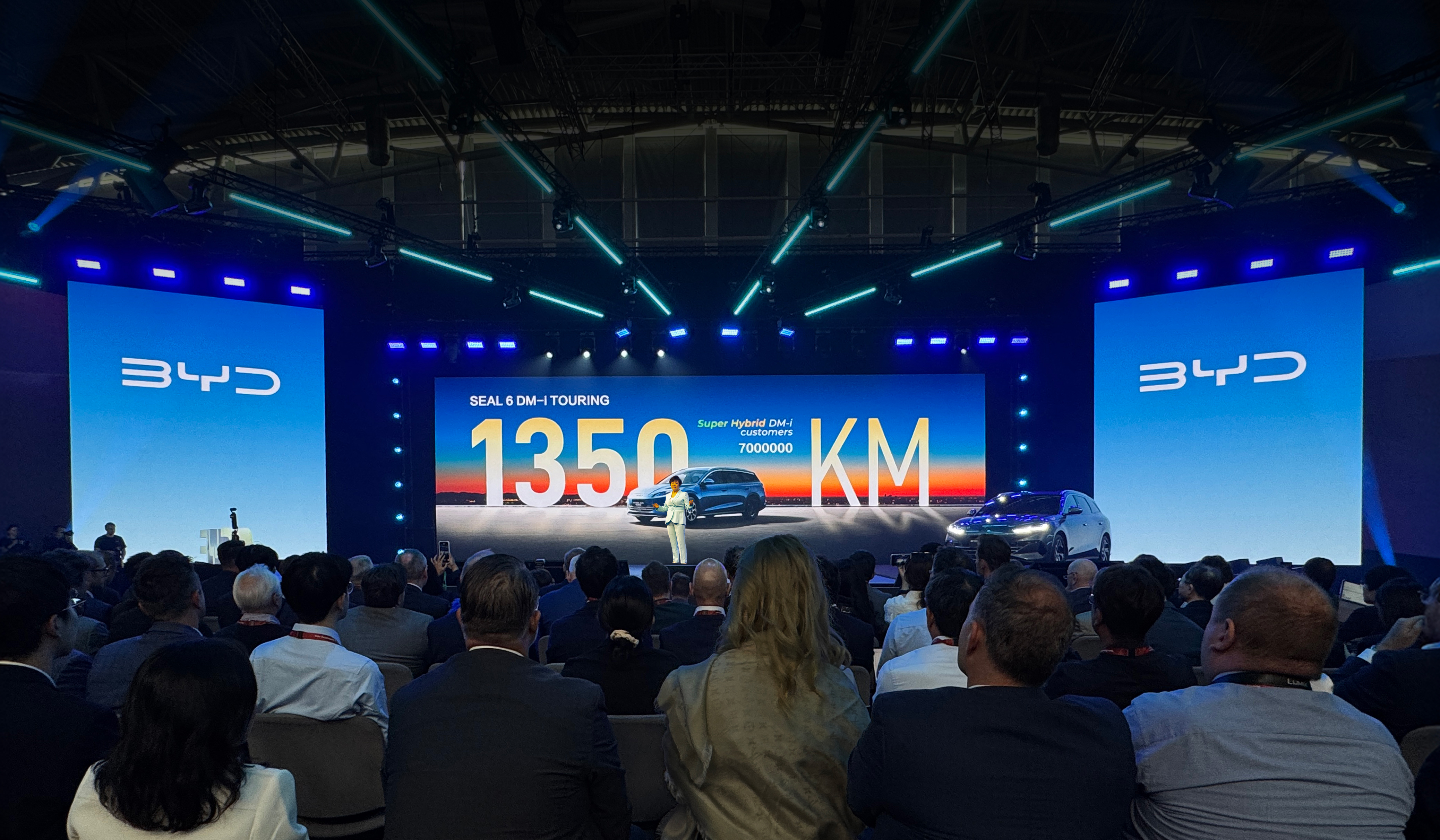 /content/dam/byd-site/mea/news-list/byd-showcases-european-commitment-and--progress-at-iaa-mobility-2025/1.jpg
