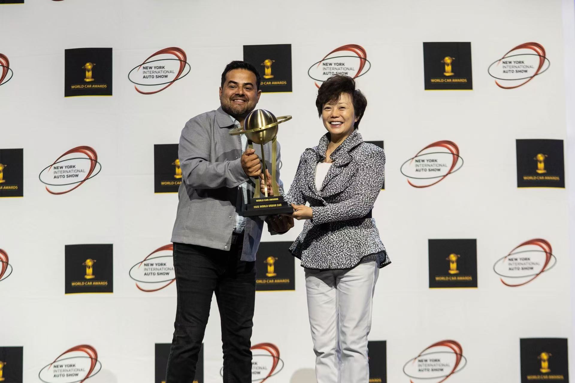 /content/dam/byd-site/mea/news-list/byd-wins-the-world-urban-car-award-at-the-2025-wca/1.jpg
