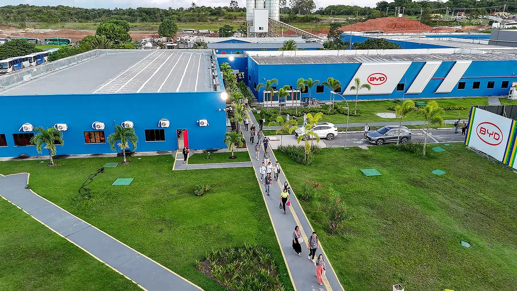 BYD 8 mil colaboradores