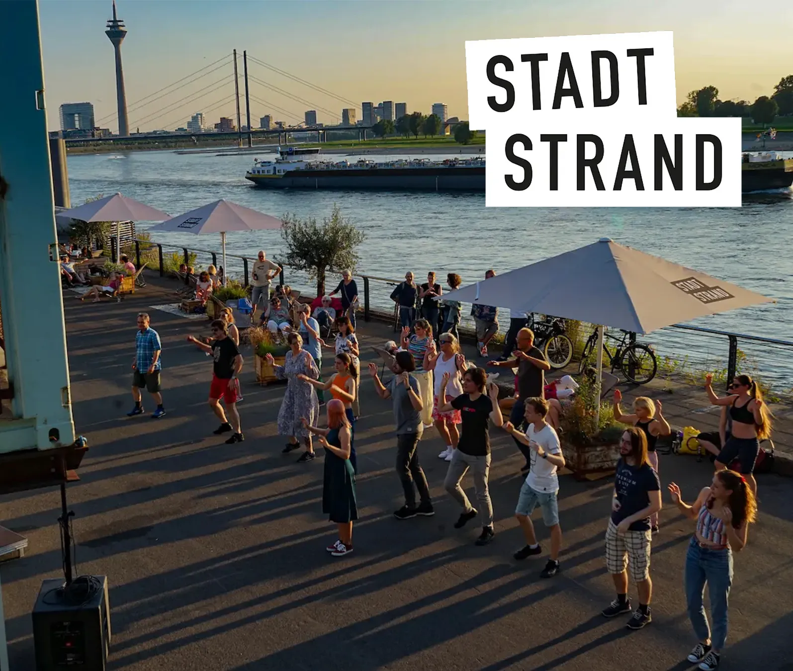 Stadt Strand Tonhallenufer in Düsseldorf – BYD Roadshow