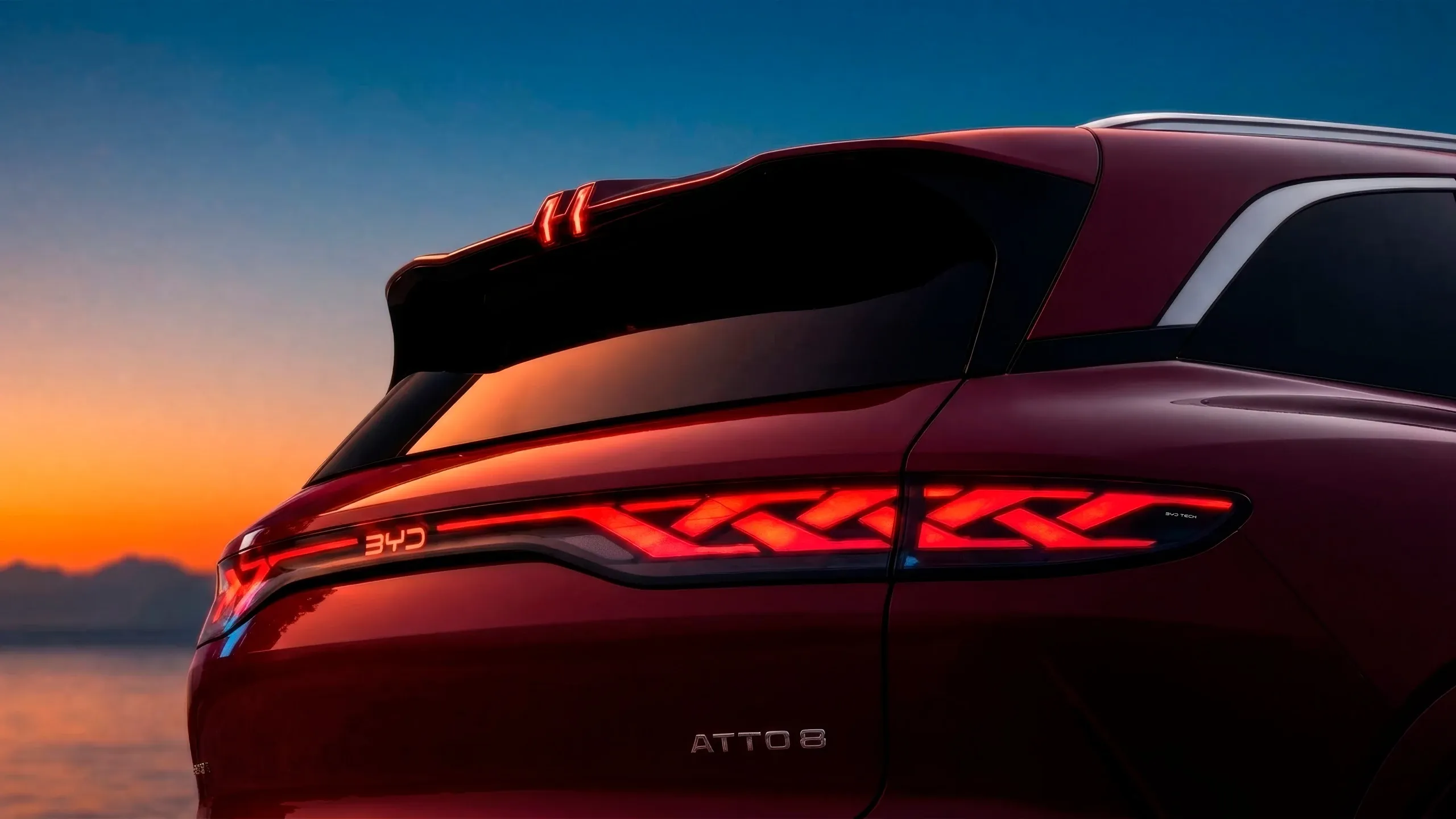 BYD presenta ATTO 8 al Salone di Parigi, anteprima europea del nuovo SUV al vertice della gamma