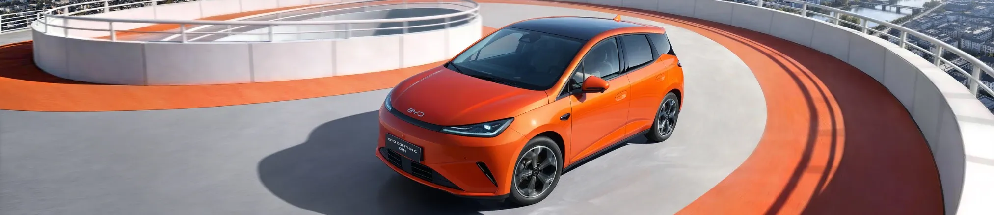 Nuova BYD Dolphin G DM-i berlina ibrida plug-in in offerta noleggio a lungo termine
