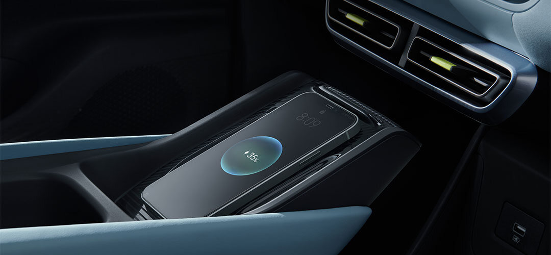 BYD Dolphin Mini carregador celular