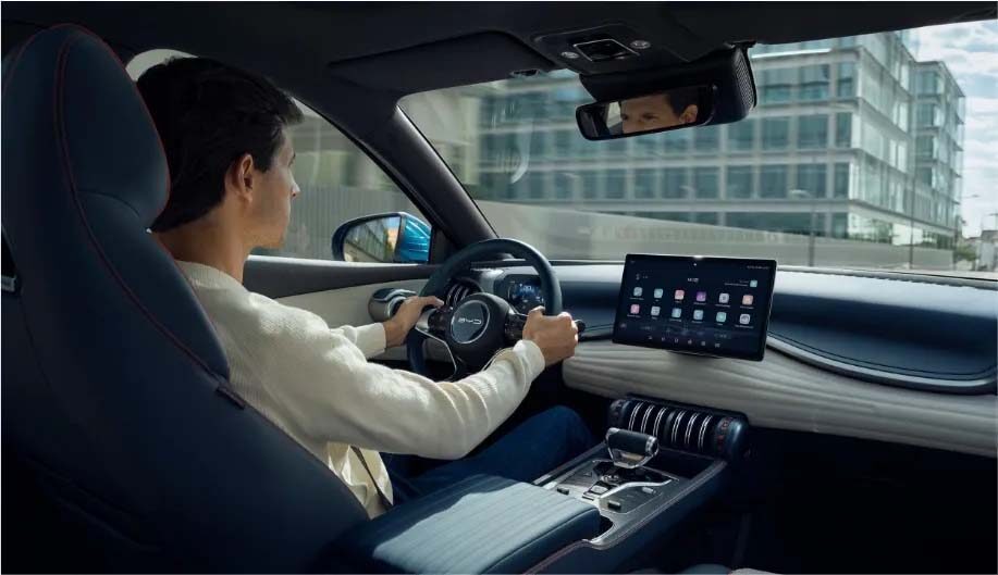 Interior do veículo com tecnologia BYD CTB