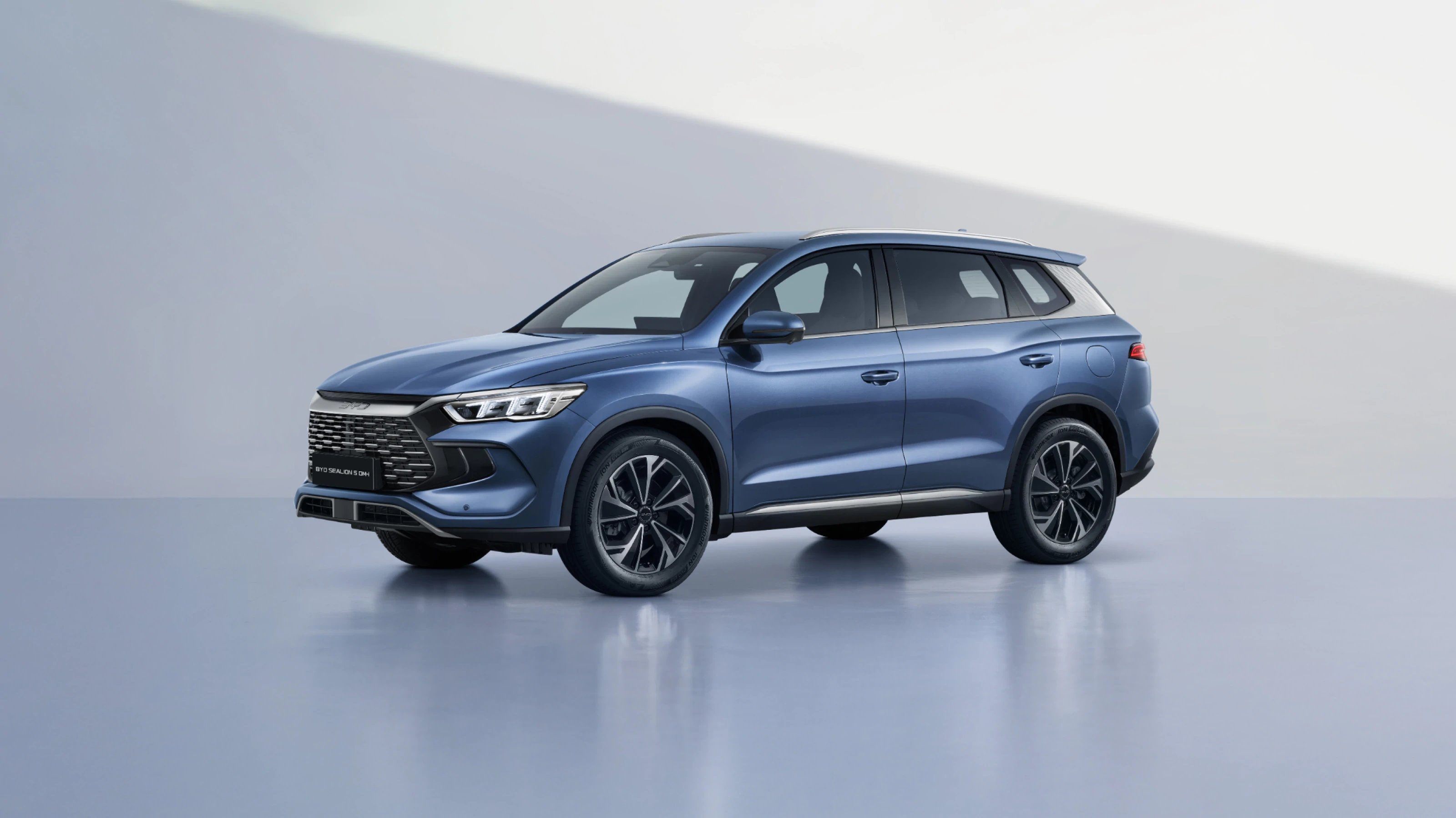 BYD SEALION 5 DM-i Design