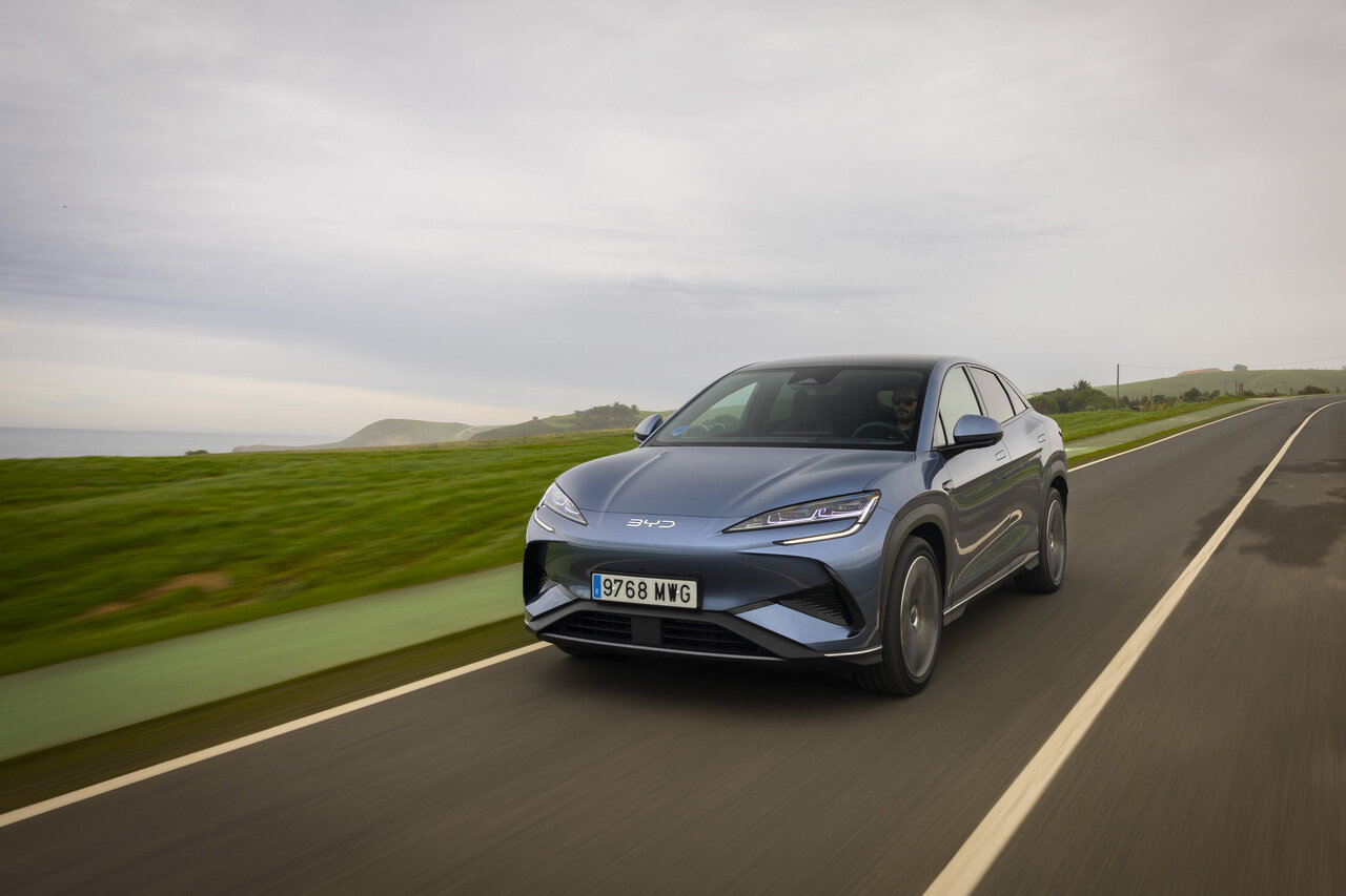 BYD SEALION 7 en carretera