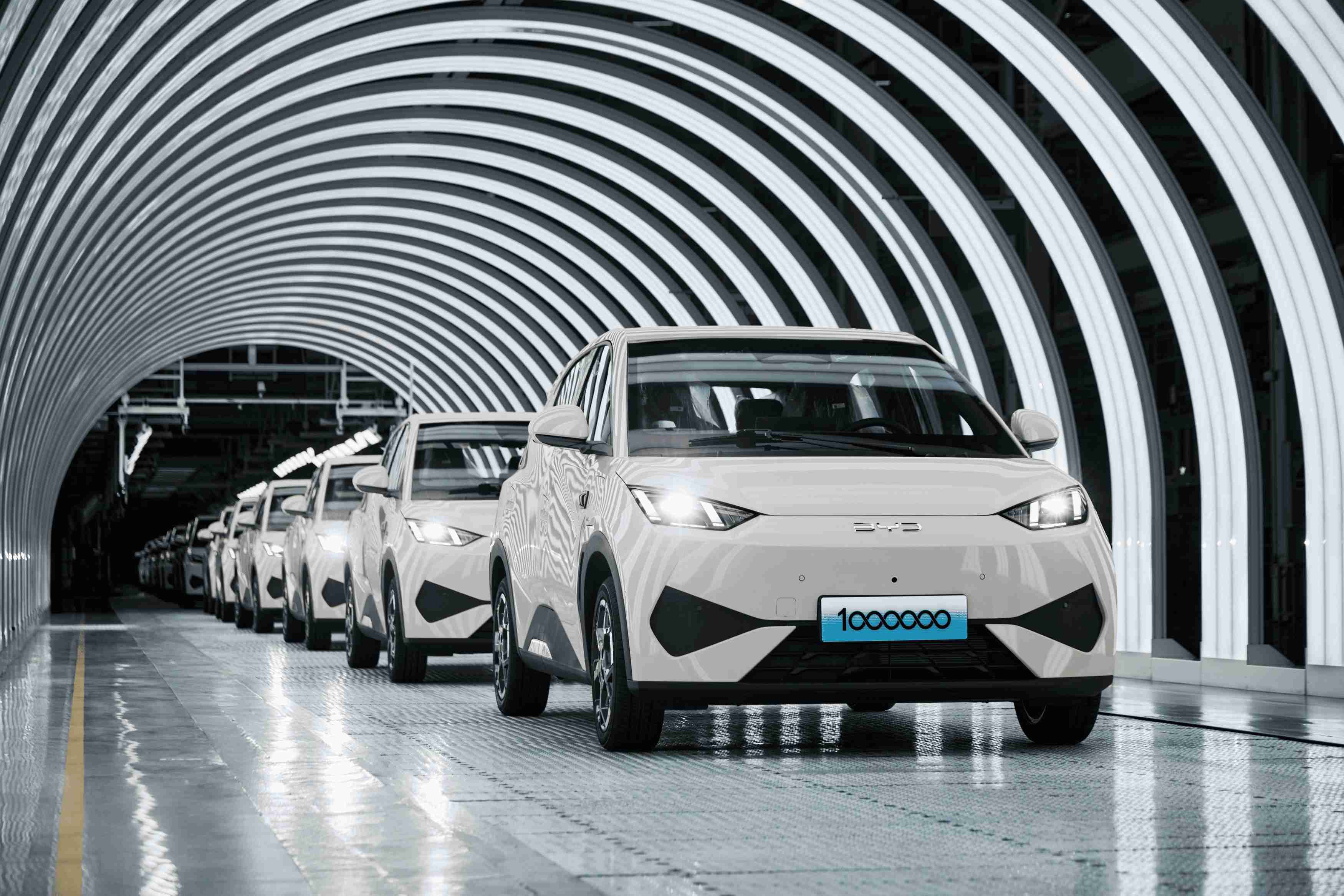 BYD Dolphin Surf sale de la línea de montaje de la factoría de Xi’an, China