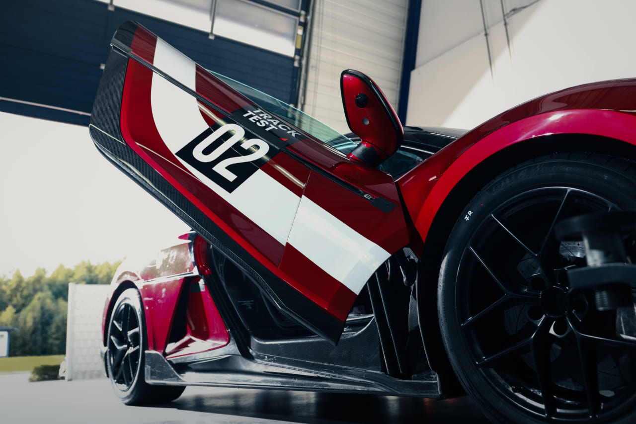 Imagen del YANGWANG U9X  en el circuito ATP de Papenburg Alemania