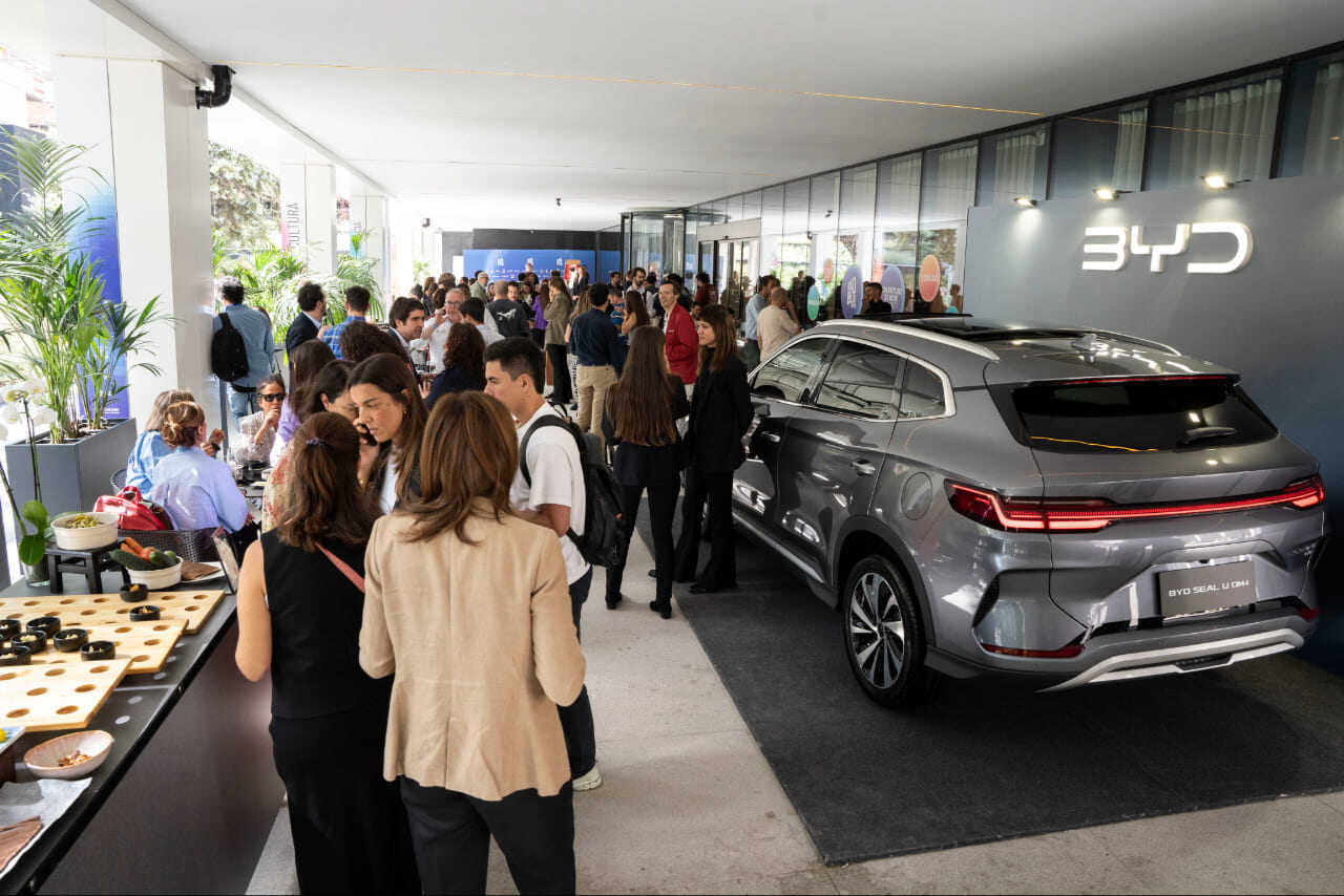 BYD en el MadBlue 2025 con el BYD SEAL U DM-i