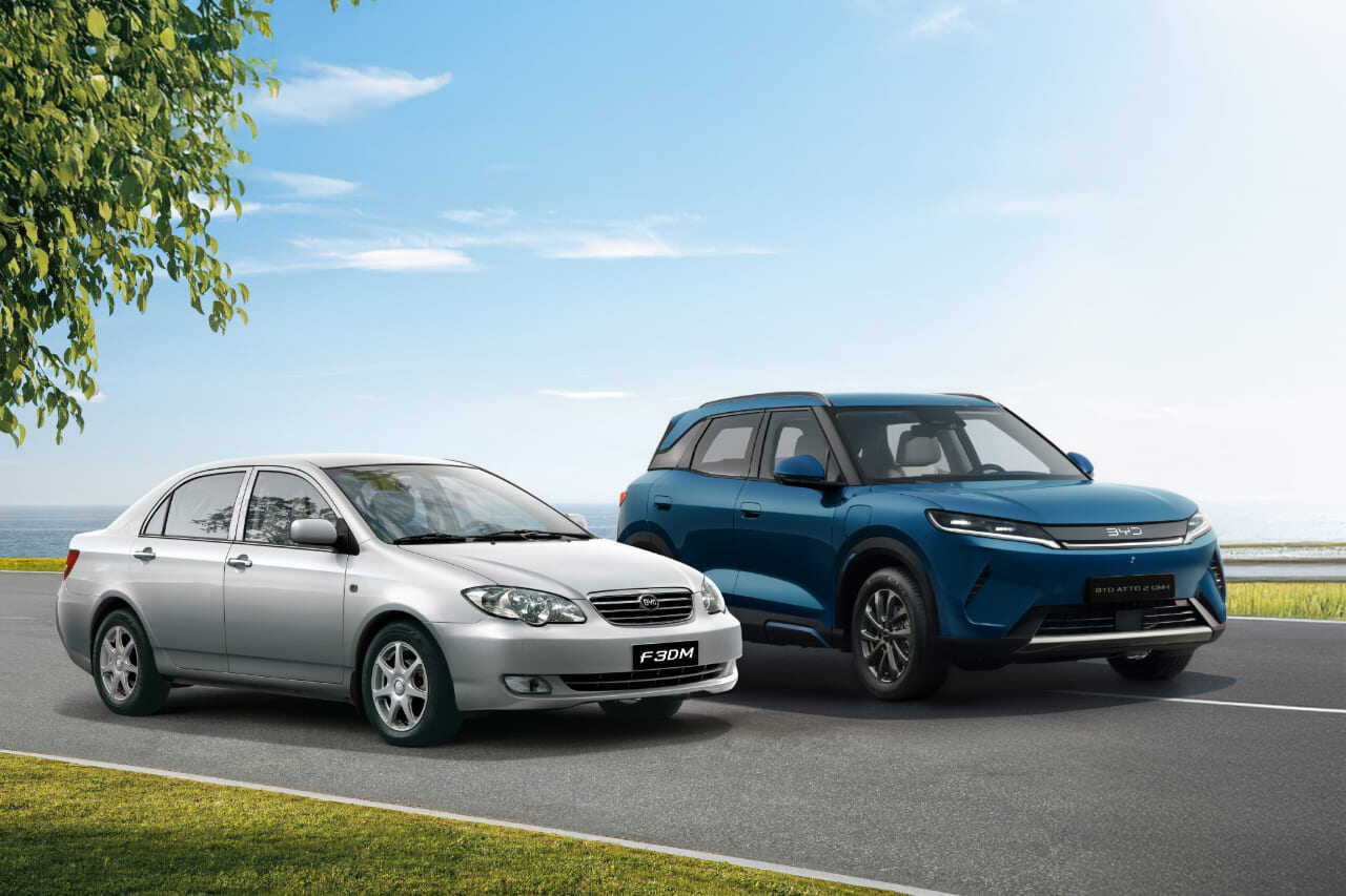 BYD ATTO 2 DM-i junto al BYD F3DM