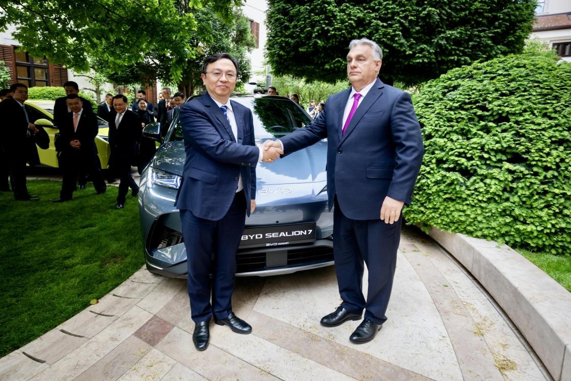 BYD SEALION 7 Showcased in Carmelite Monastery, the Hungarian Prime Minister’s Office
