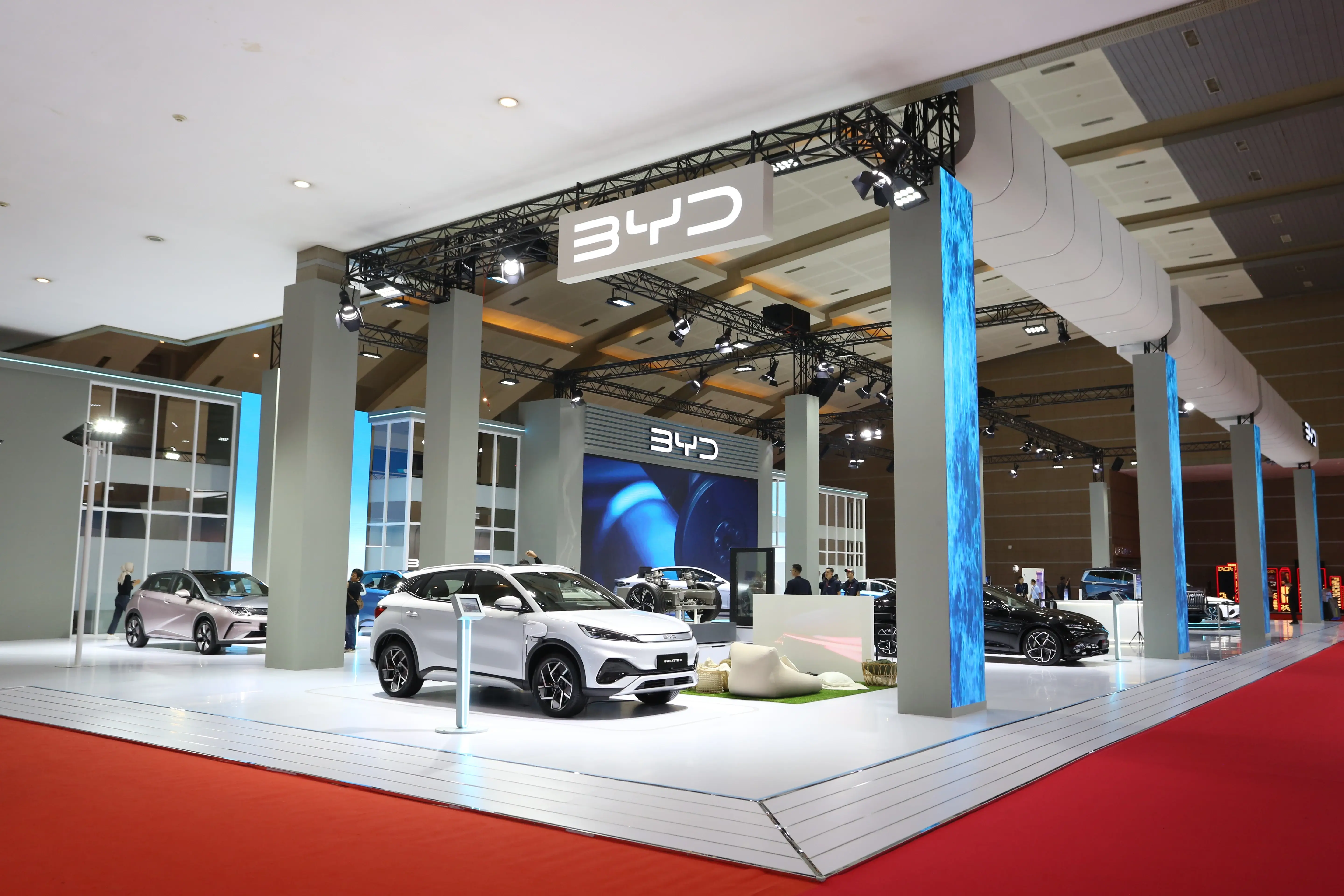 BYD Hadir dengan Booth Terbesar di IIMS 2024