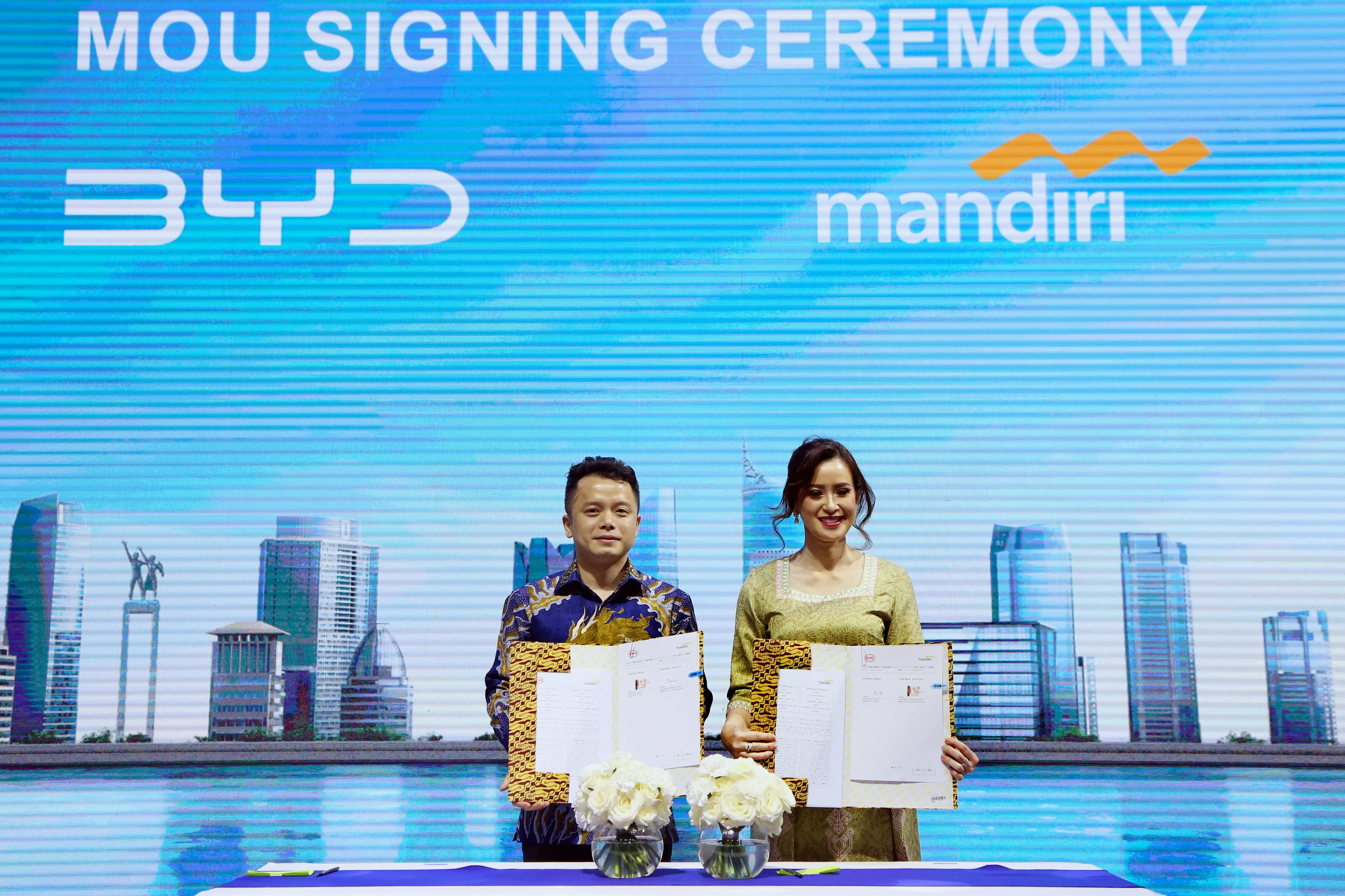 BYD Motor Indonesia Kukuhkan Kerjasama Dengan Bank Mandiri Kerjasama Pengembangan Ekosistem dan Mobilitas Tanpa Emisi Melalui Kendaraan Listrik Ramah Lingkungan