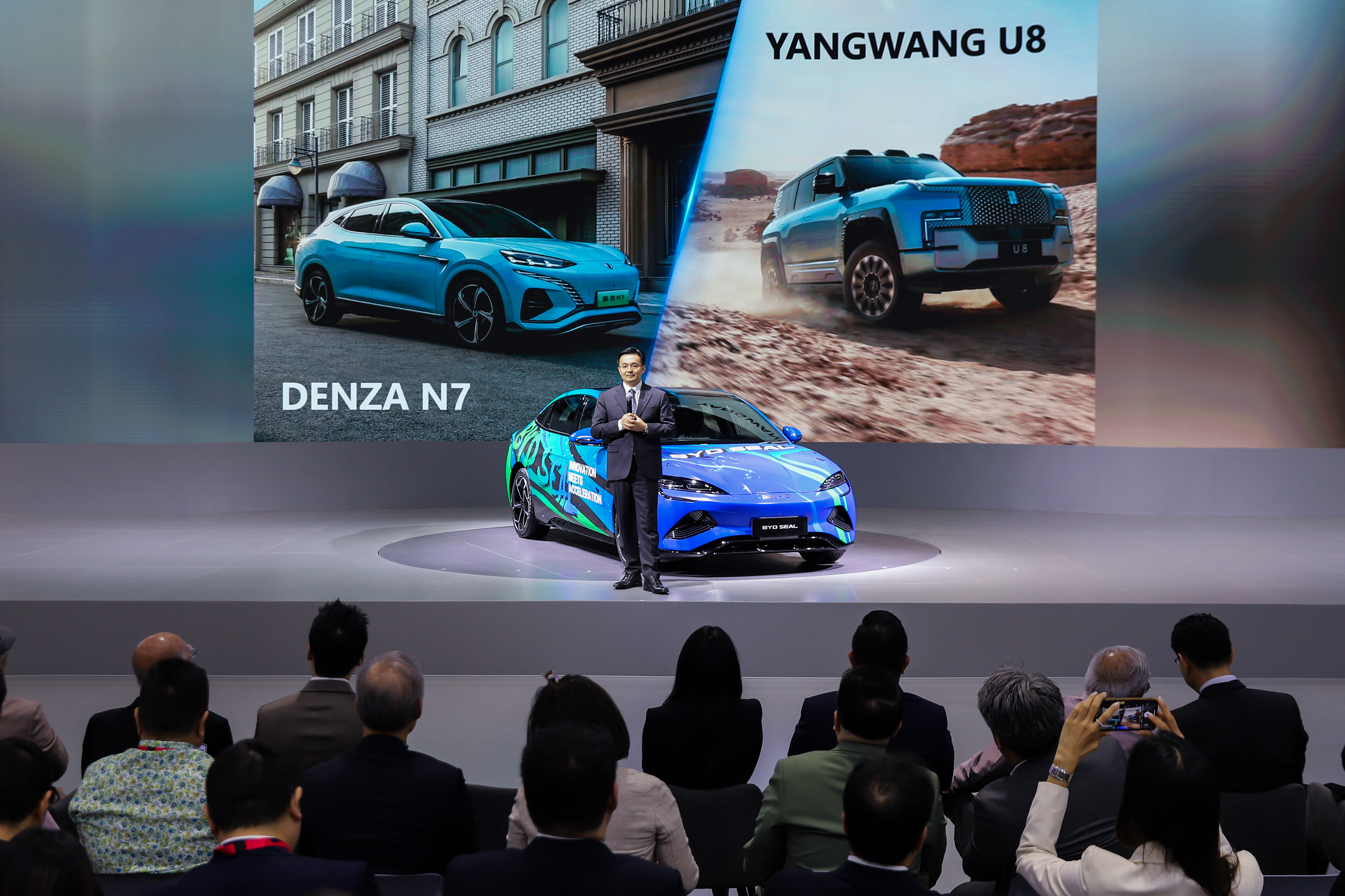 Ke Yubin, General Manager of BYD Thailand, delivering a speech