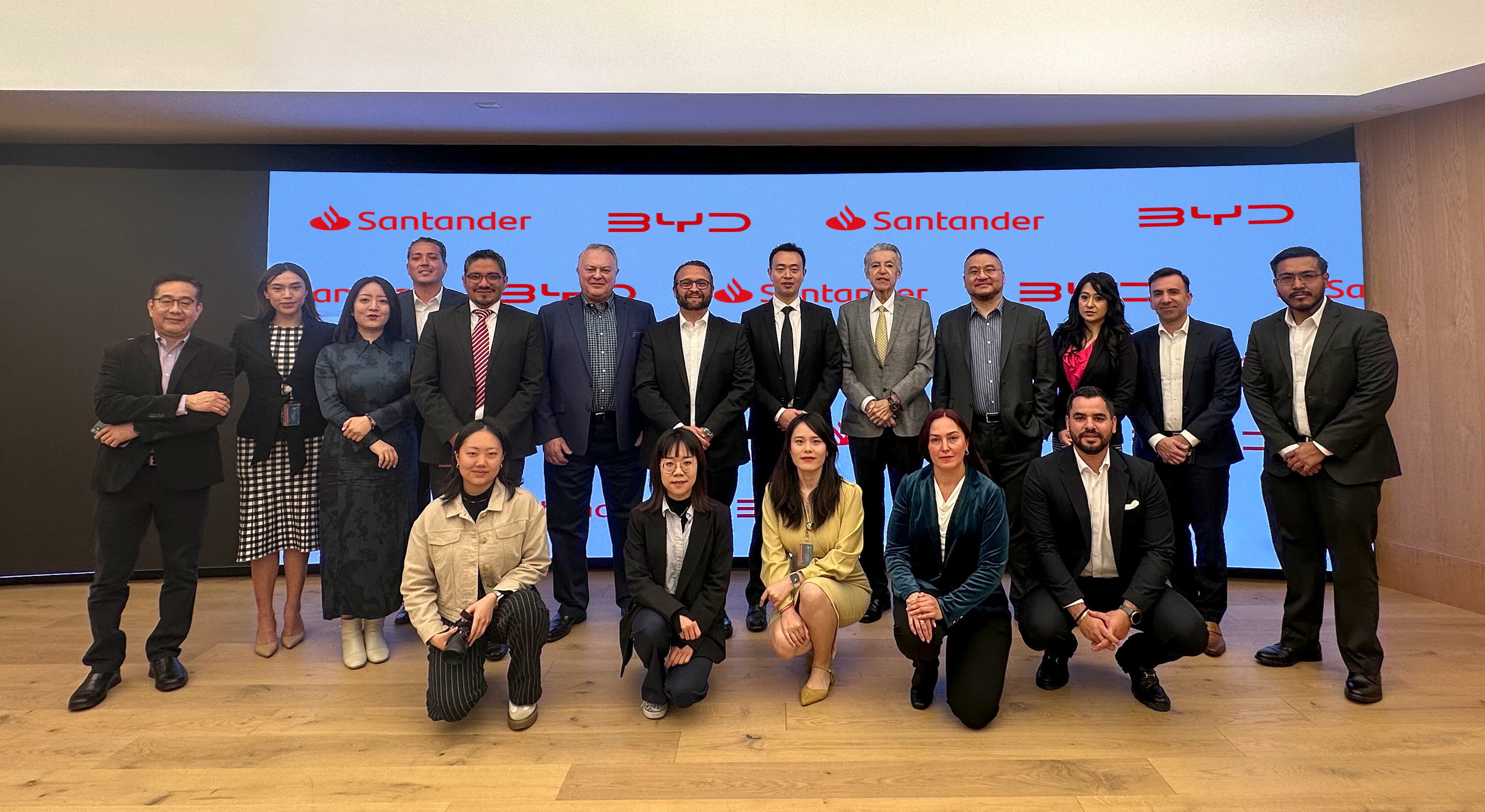 BYD Partners With Santander Bank in Mexico